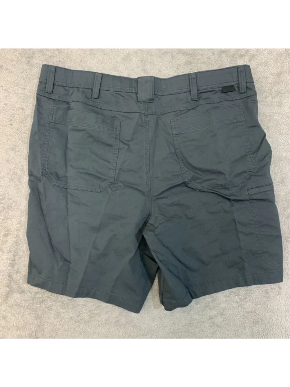 Wrangler Regular Fit Men's Size 38 Gray Cargo Shorts Stretch